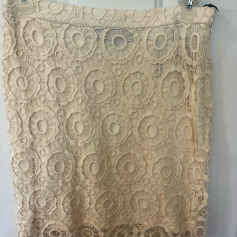 Lace mini skirt